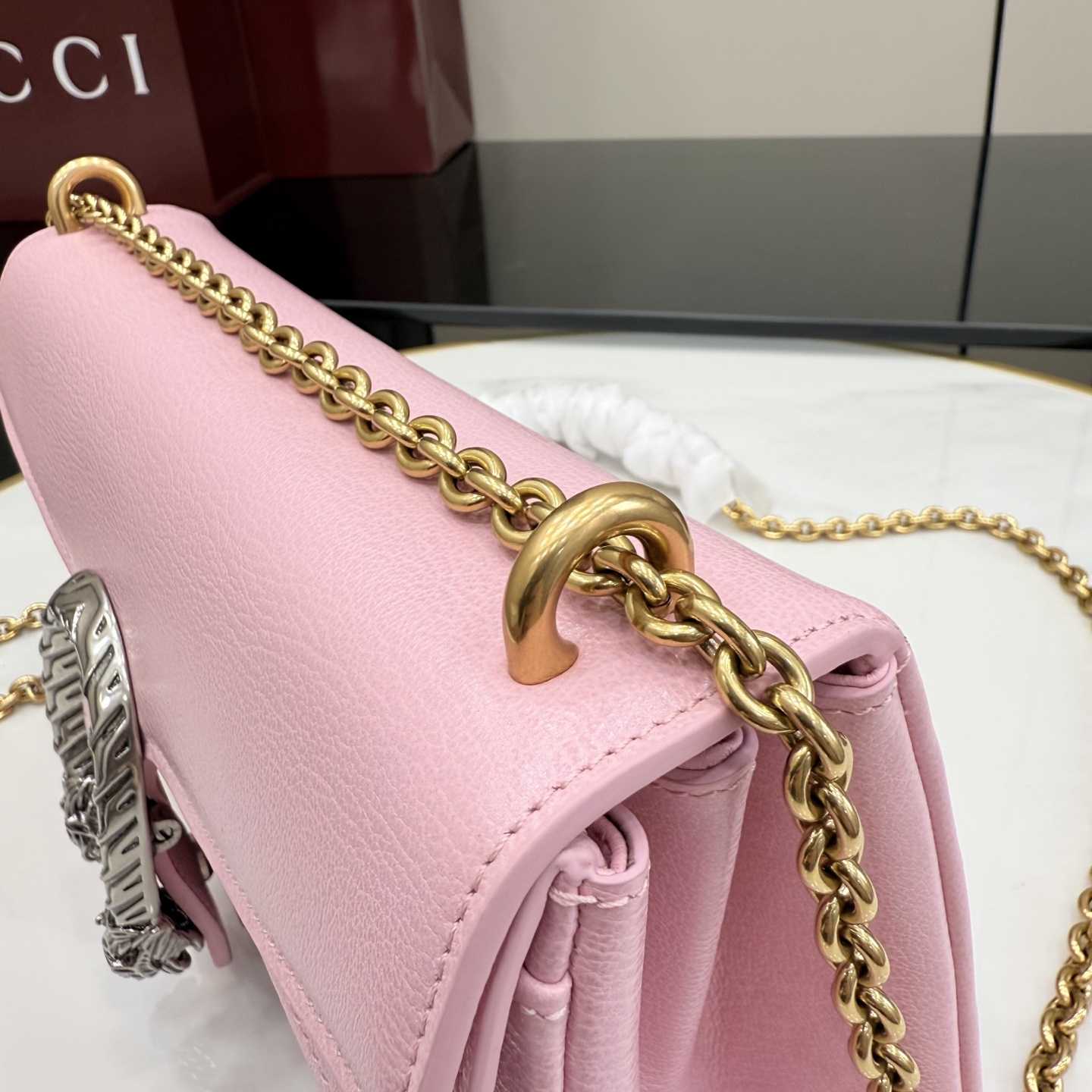 Gucci Dionysus Medium Shoulder Bag - FashionPlug