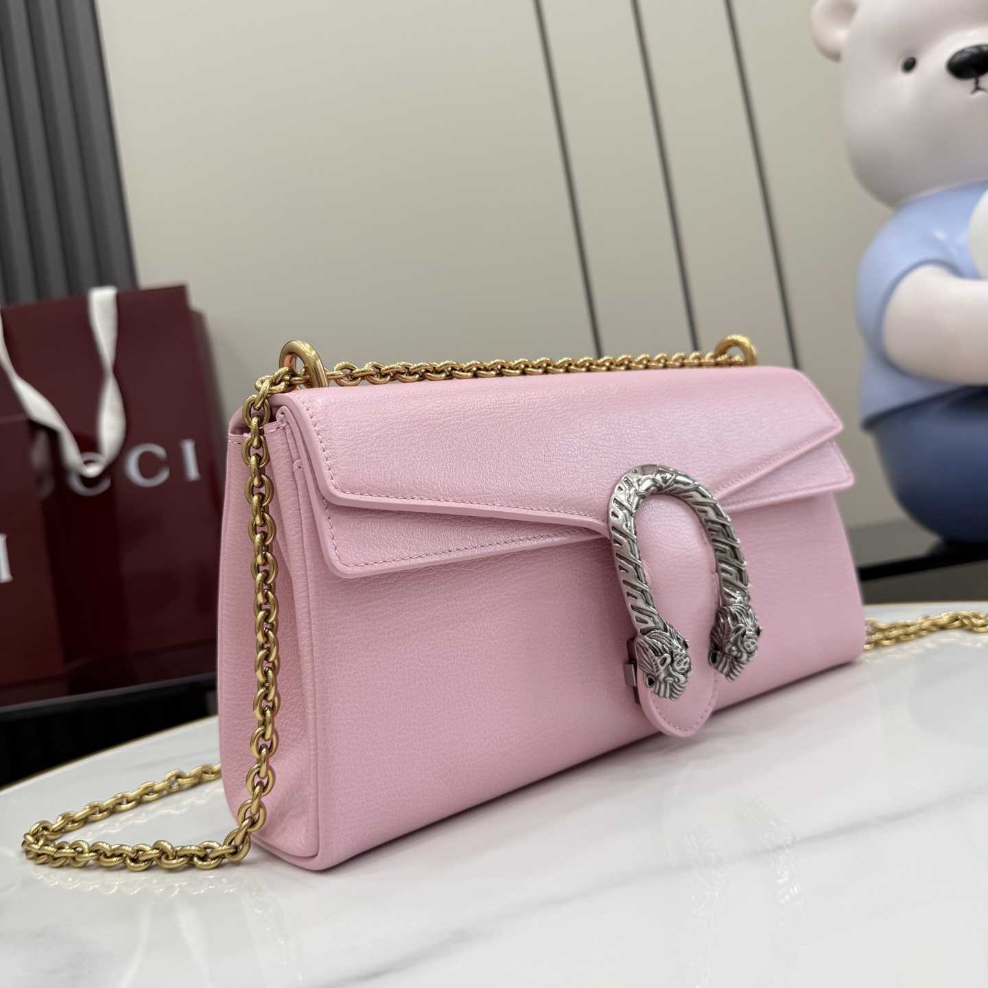 Gucci Dionysus Medium Shoulder Bag - FashionPlug