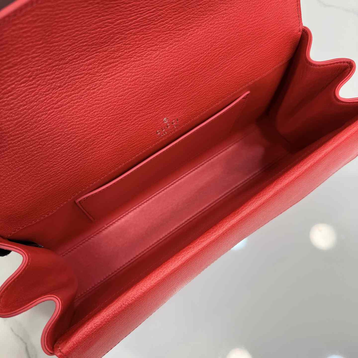 Gucci Dionysus Medium Shoulder Bag - FashionPlug