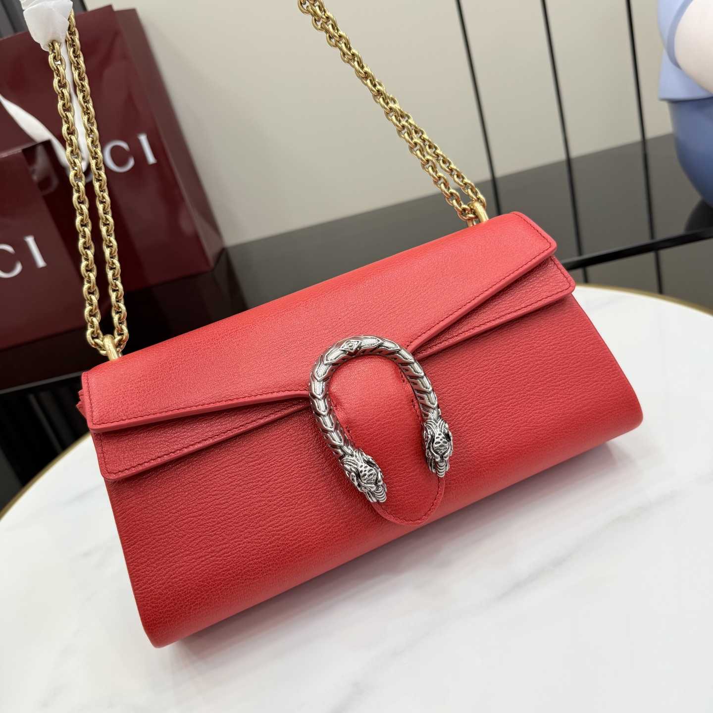 Gucci Dionysus Medium Shoulder Bag - FashionPlug