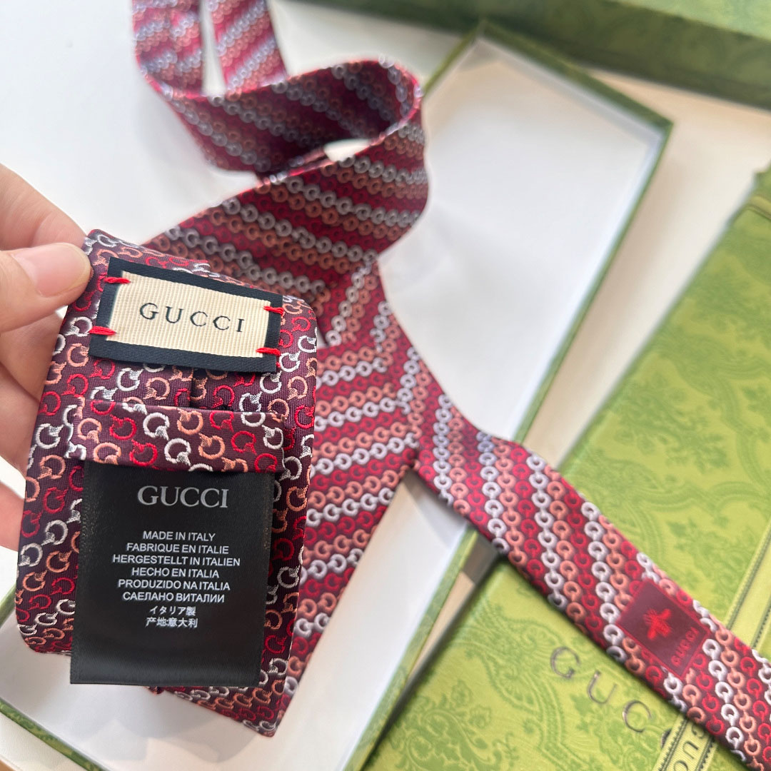 Gucci Horse-Bit Chain Tie - FashionPlug