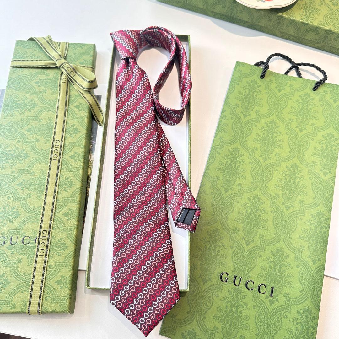 Gucci Horse-Bit Chain Tie - FashionPlug