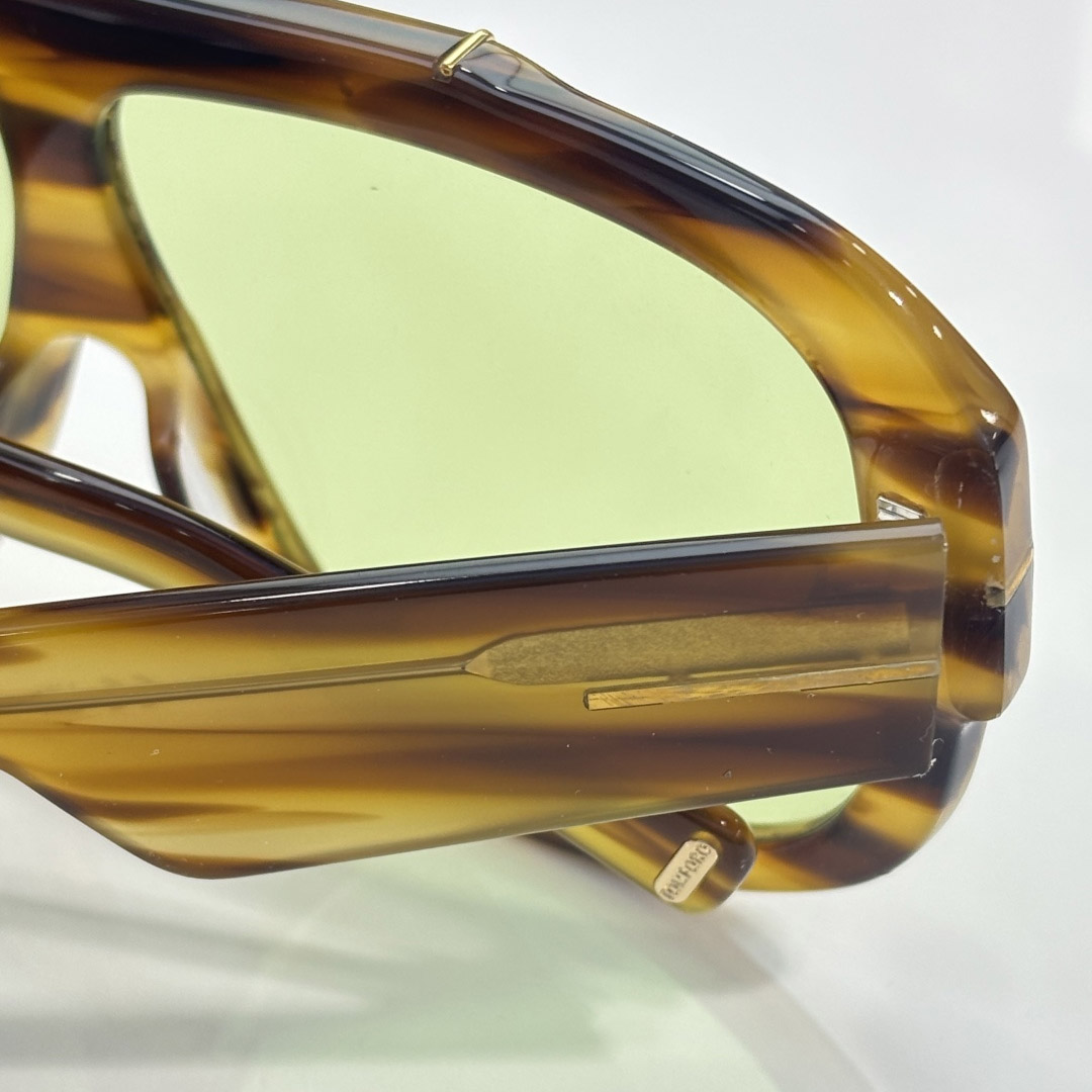 Tom Ford FT1093 Sunglasses - FashionPlug