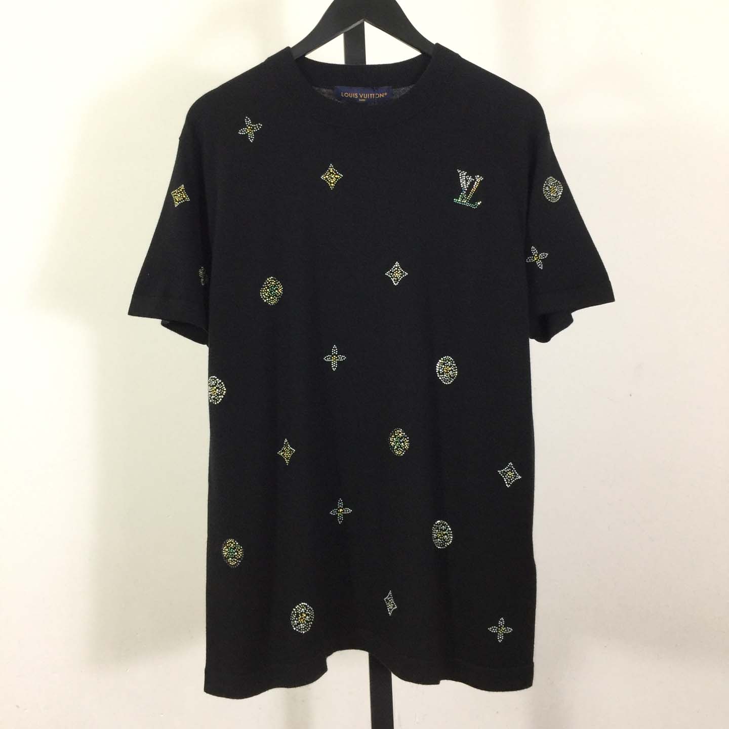Louis Vuitton Embellished Short-Sleeved Crewneck   1AJR09 - FashionPlug