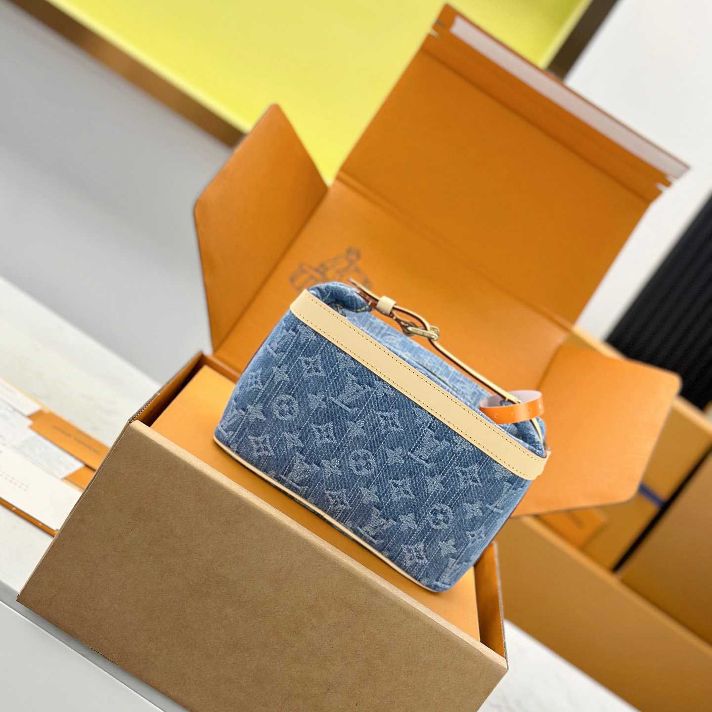 Louis Vuitton Cruiser Toiletry Bag M27945 - FashionPlug