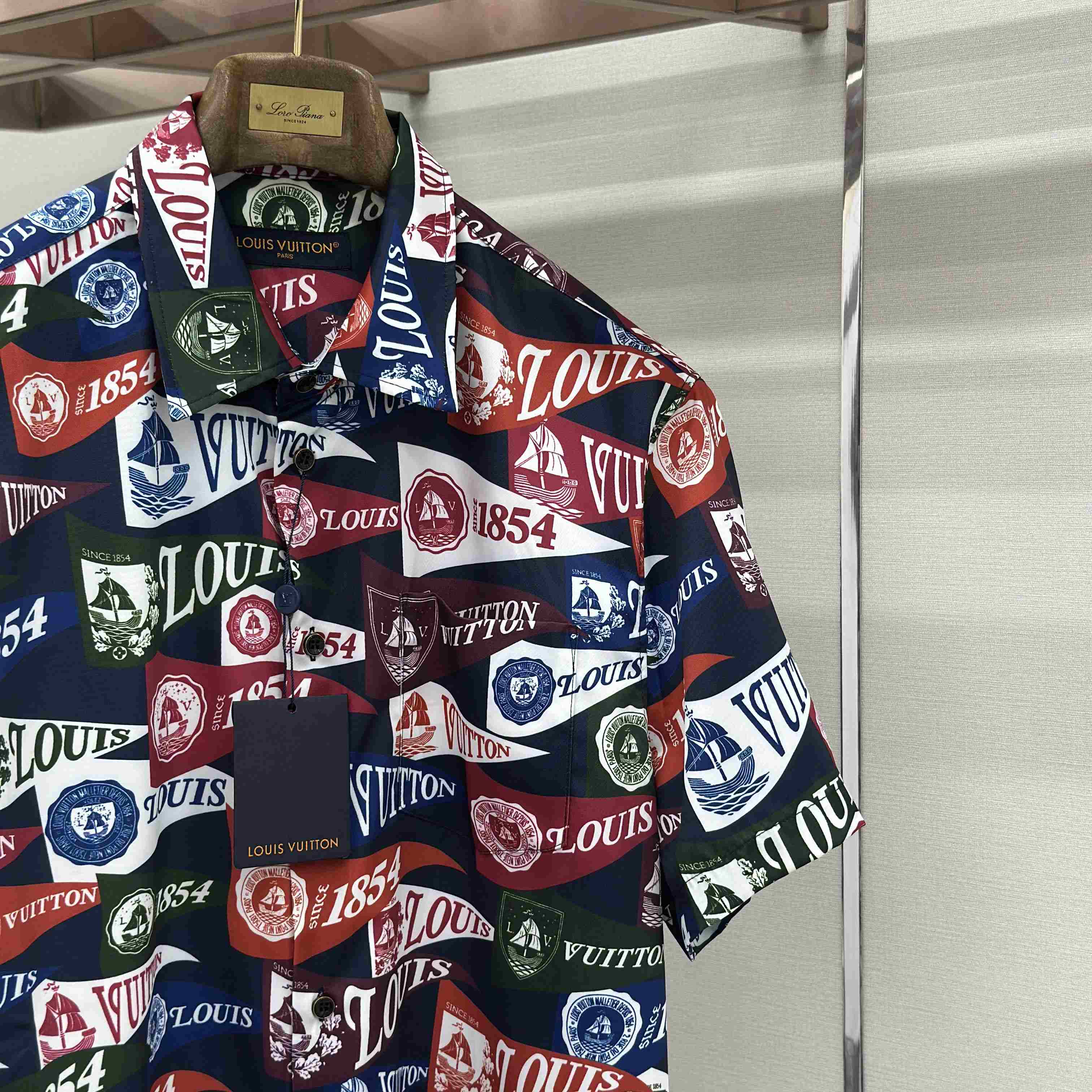 Louis Vuitton Printed Short-Sleeved Silk-Blend Shirt 1AIKBE - FashionPlug