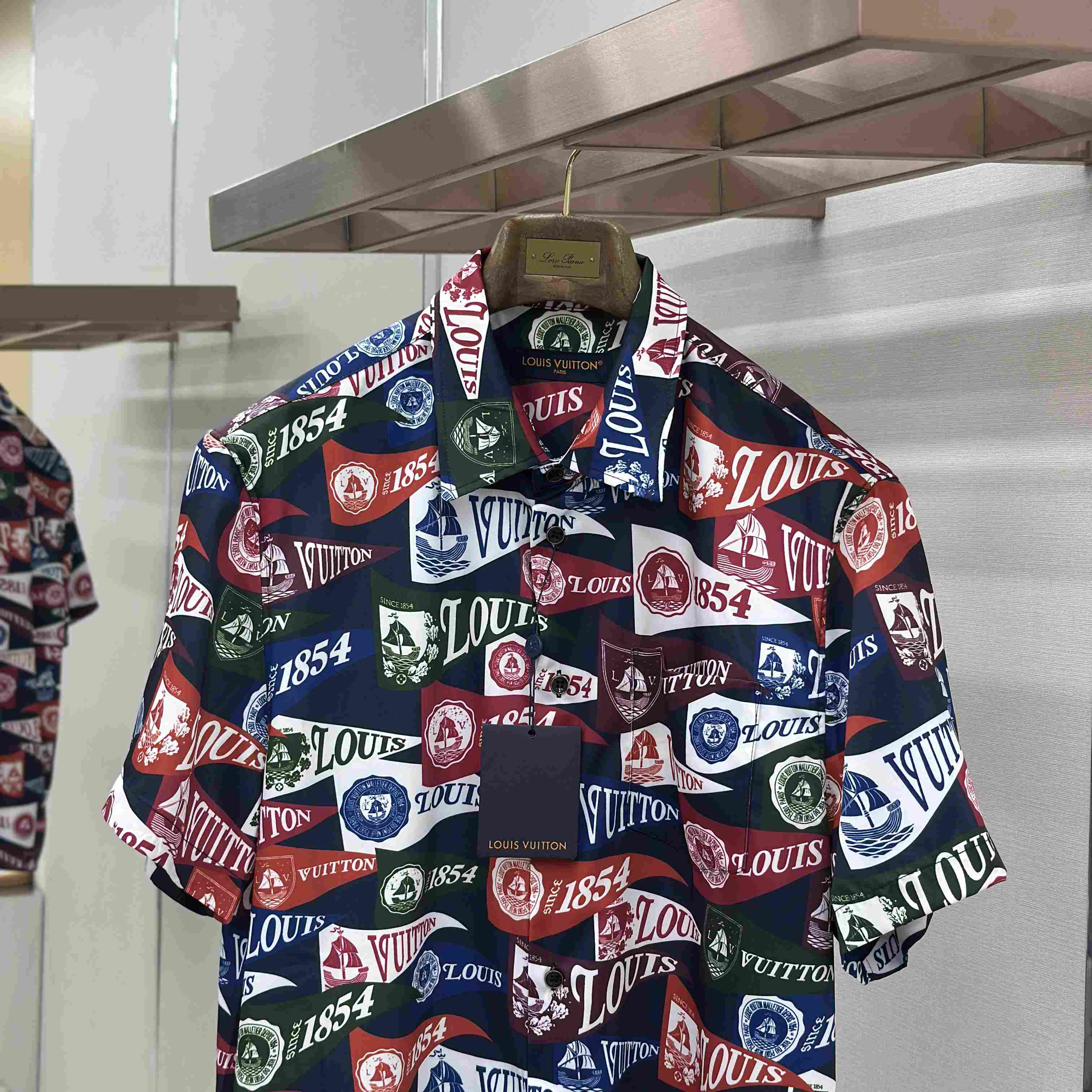 Louis Vuitton Printed Short-Sleeved Silk-Blend Shirt 1AIKBE - FashionPlug