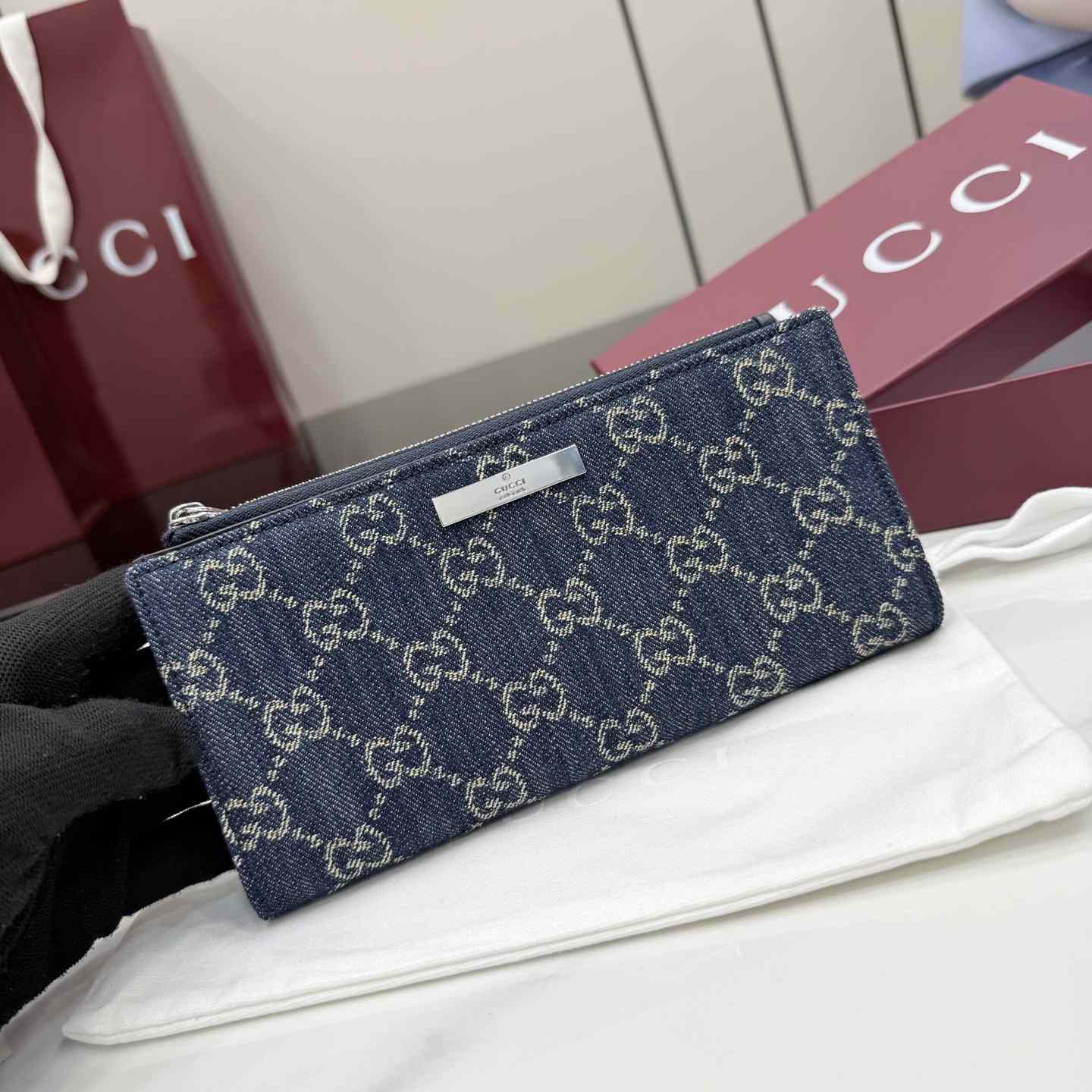 Gucci Long Wallet With Gucci Plaque - FashionPlug