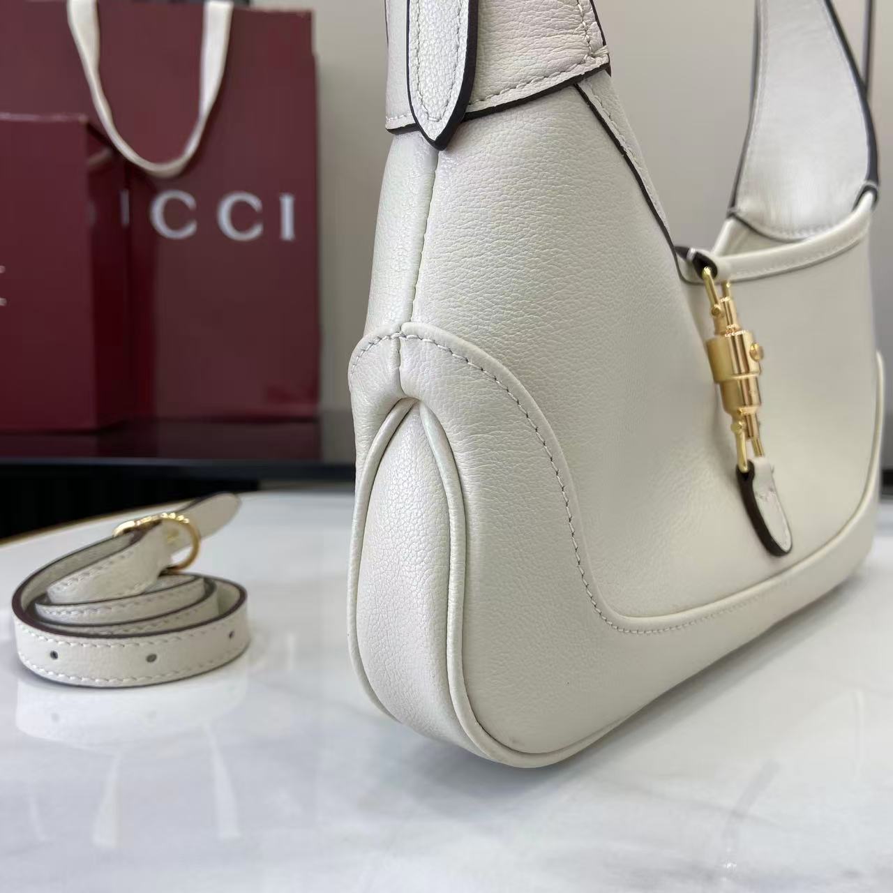 Gucci Jackie Slim Medium Shoulder Bag  - FashionPlug