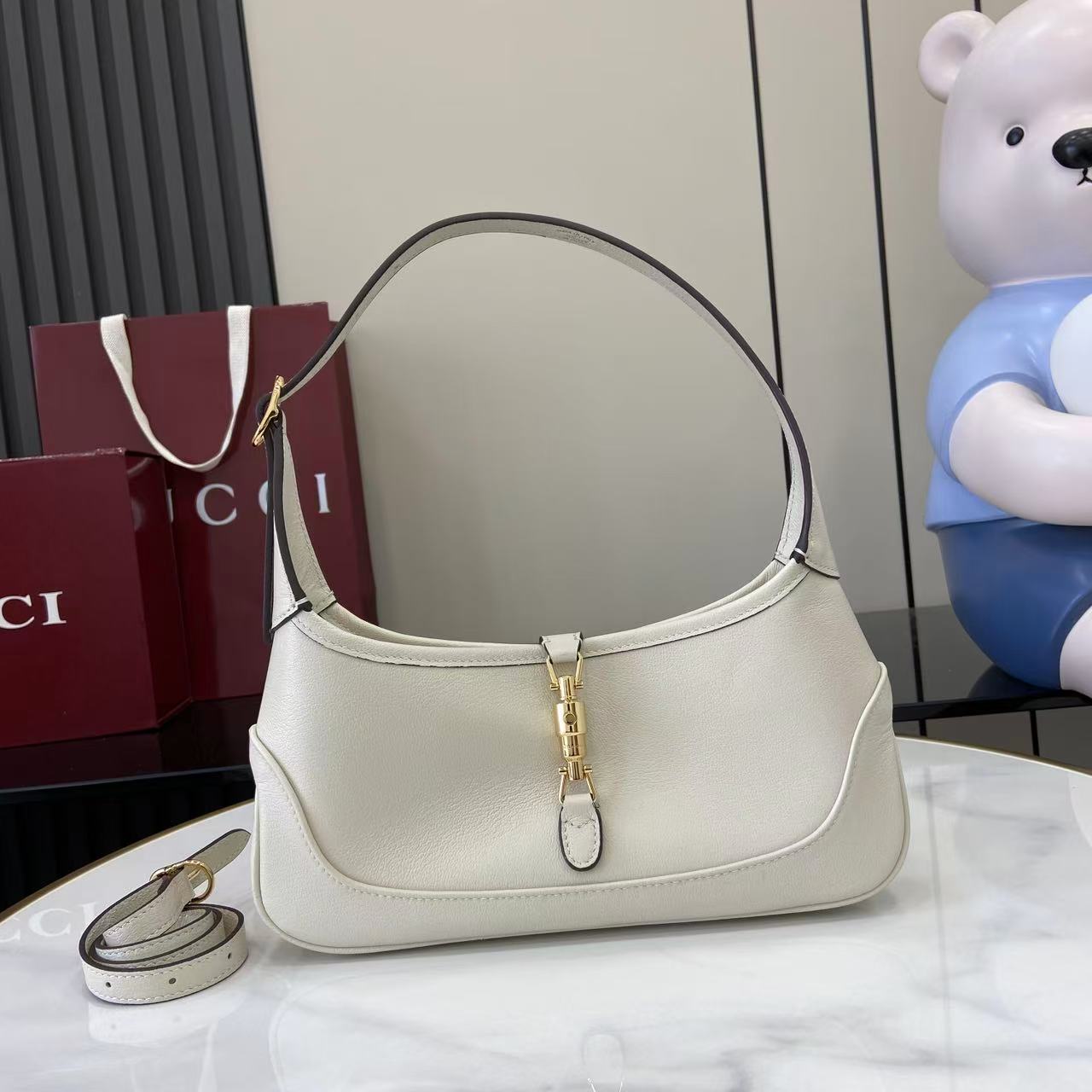 Gucci Jackie Slim Medium Shoulder Bag  - FashionPlug