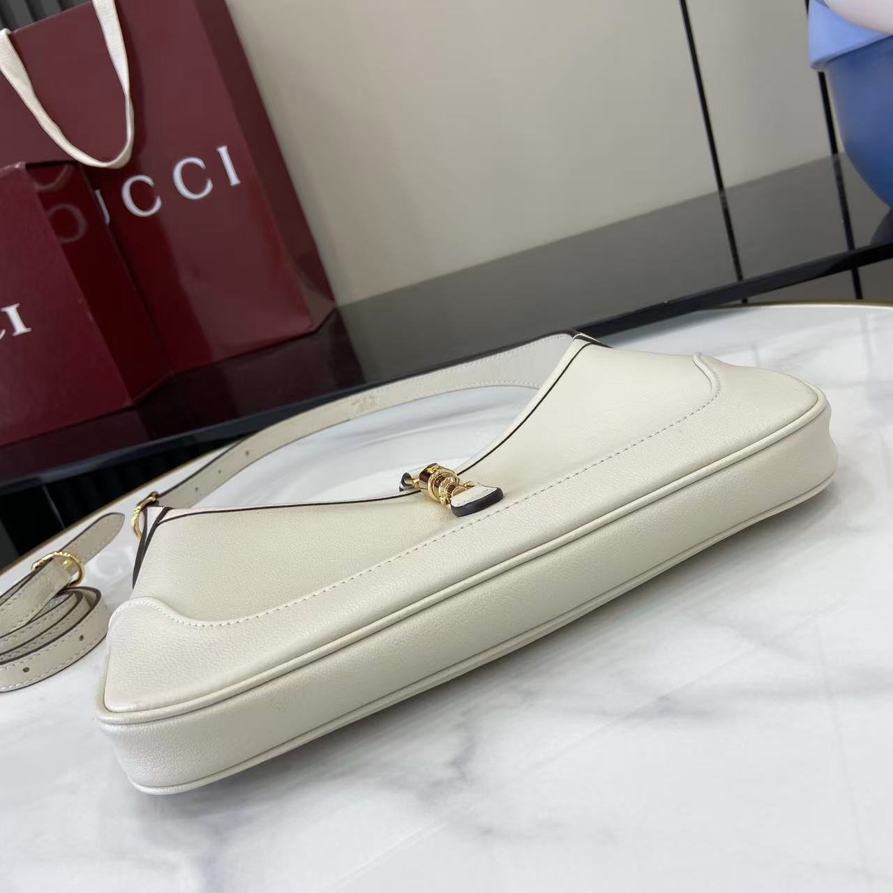 Gucci Jackie Slim Medium Shoulder Bag  - FashionPlug