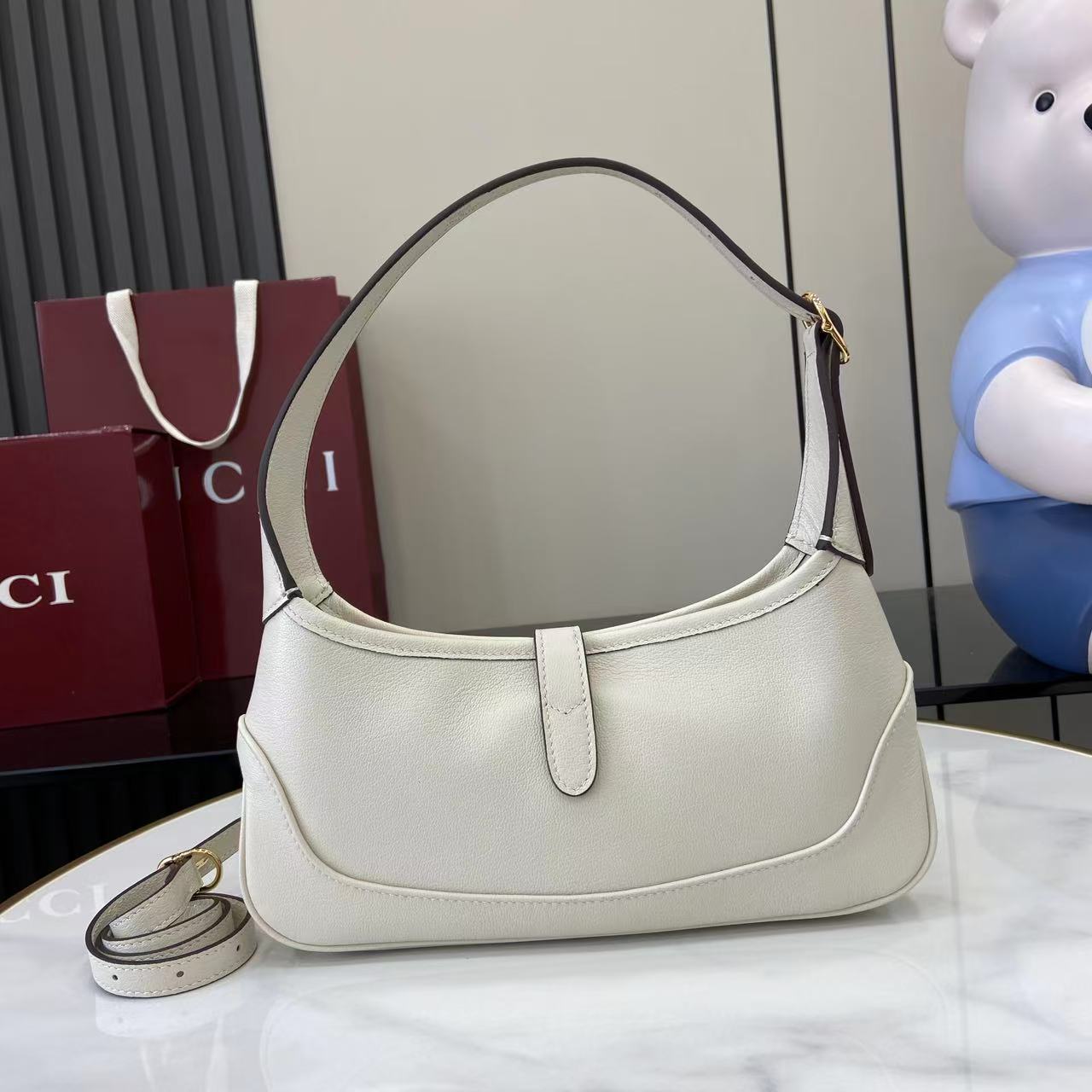 Gucci Jackie Slim Medium Shoulder Bag  - FashionPlug