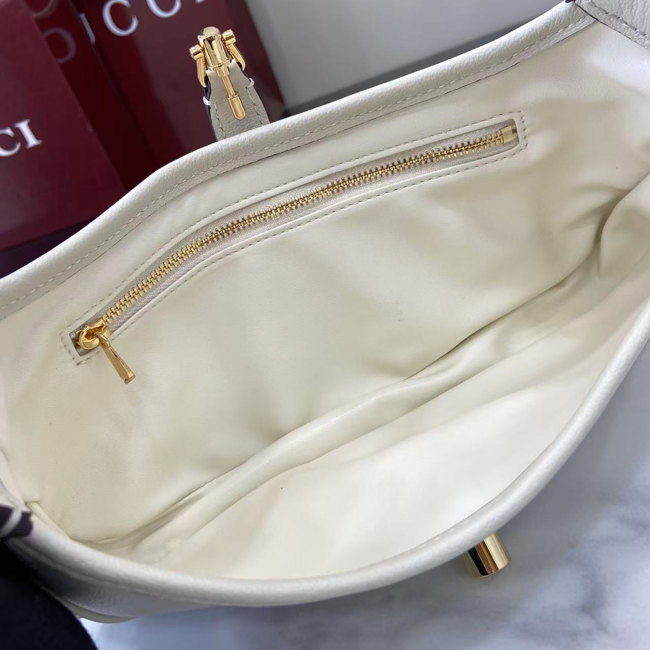 Gucci Jackie Slim Medium Shoulder Bag  - FashionPlug