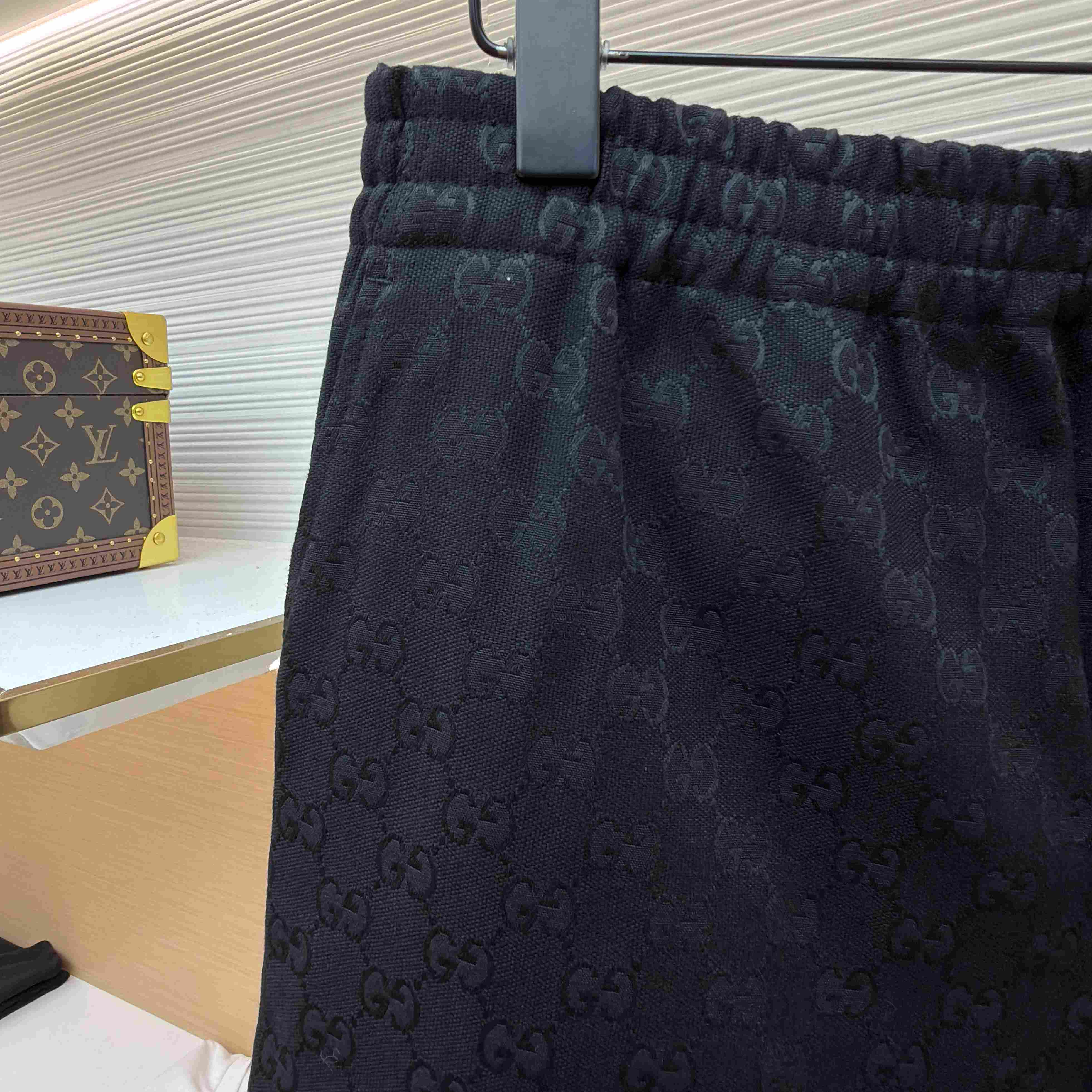 Gucci GG Canvas Linen Blen Shorts - FashionPlug