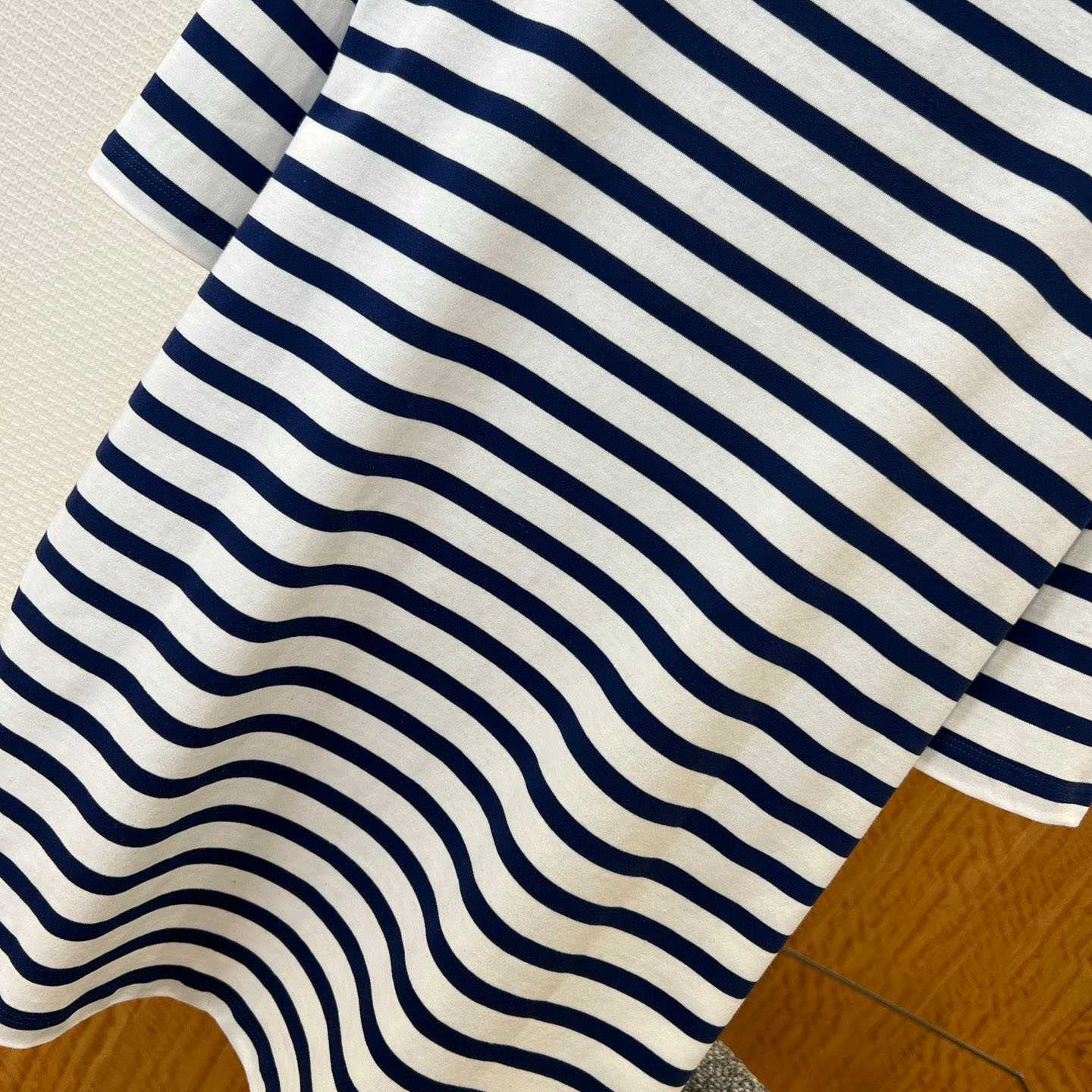 AMI Paris White & Navy Boxy Mariniere 'Ami De Coeur' T-shirt - FashionPlug