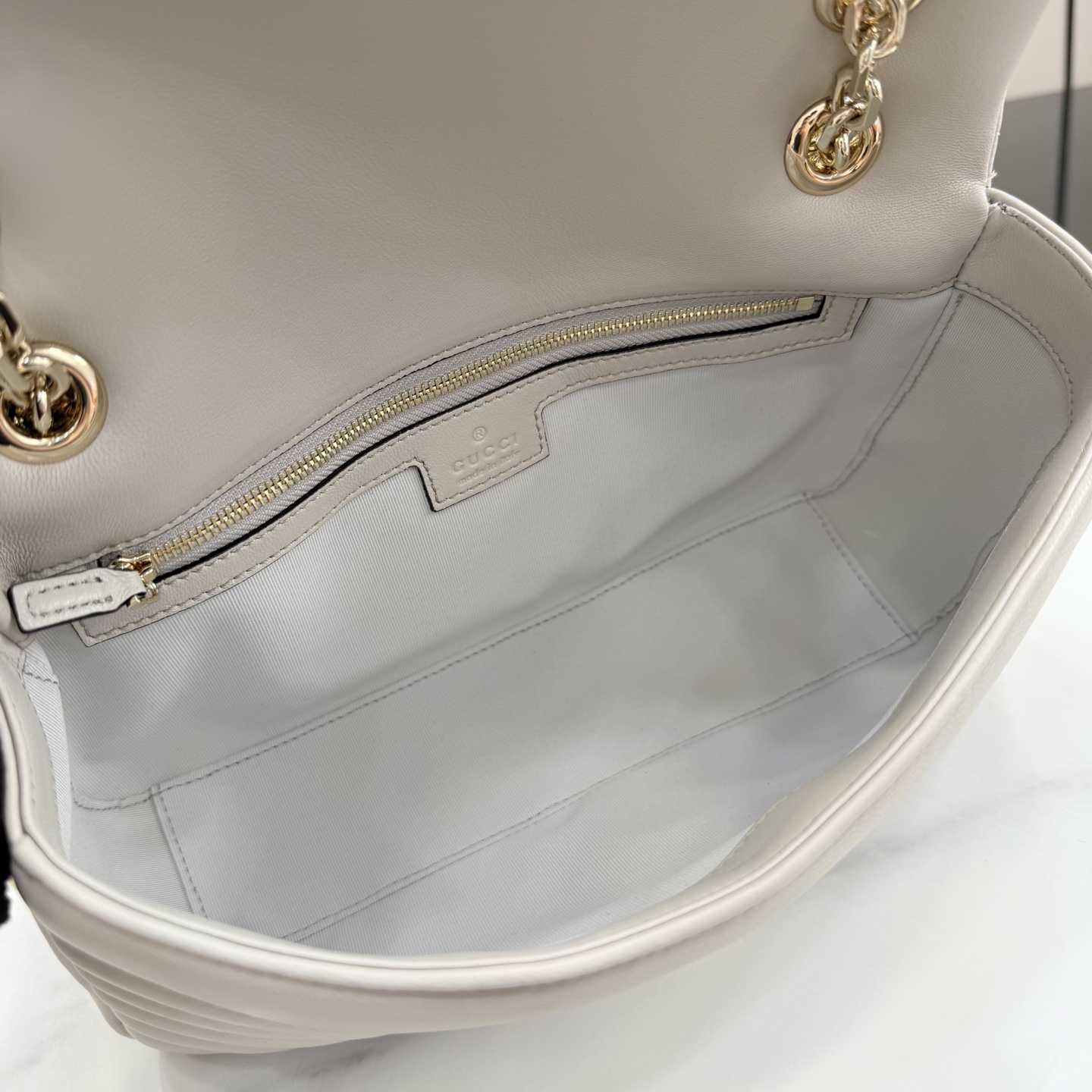 Gucci GG Marmont Medium Shoulder Bag - FashionPlug