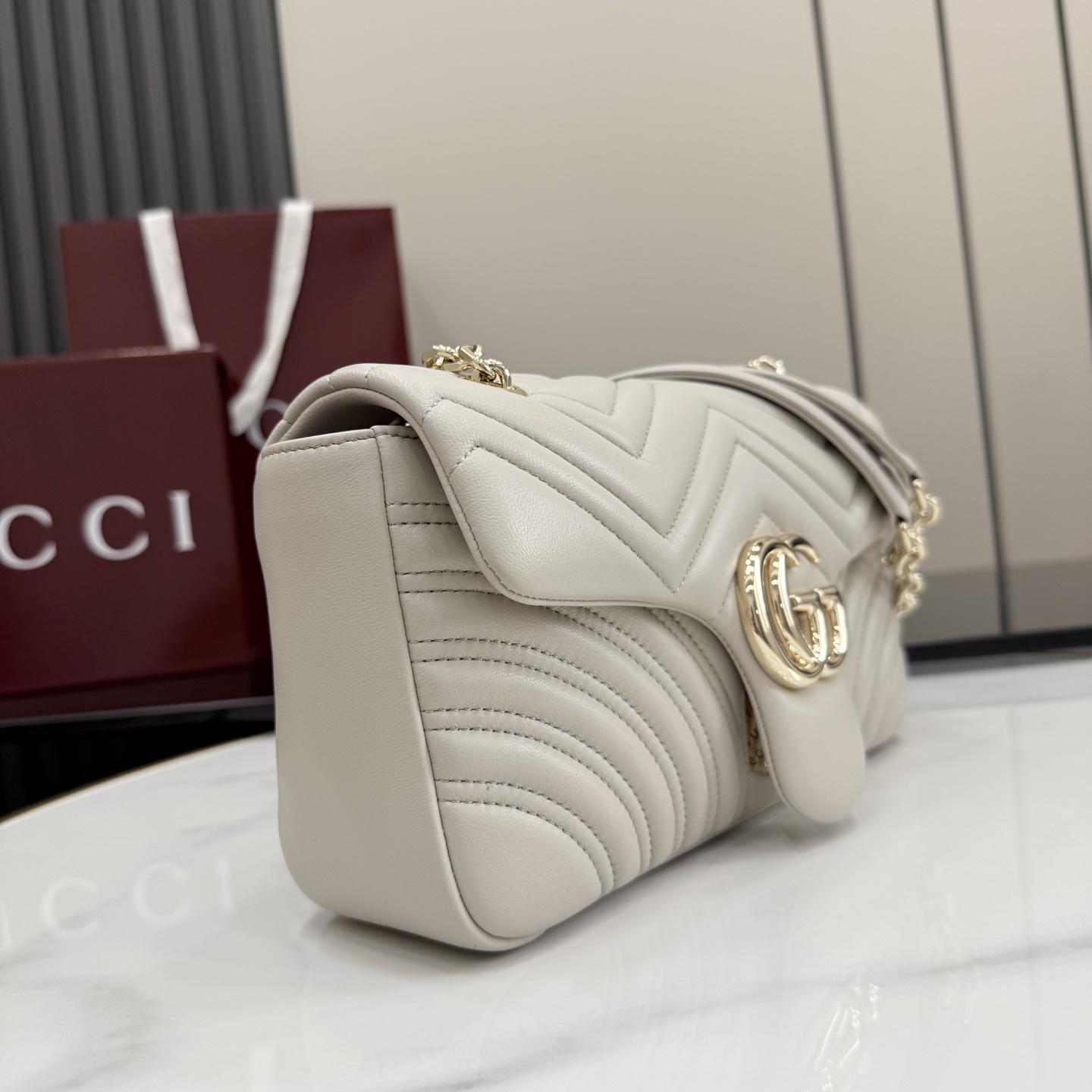 Gucci GG Marmont Medium Shoulder Bag - FashionPlug