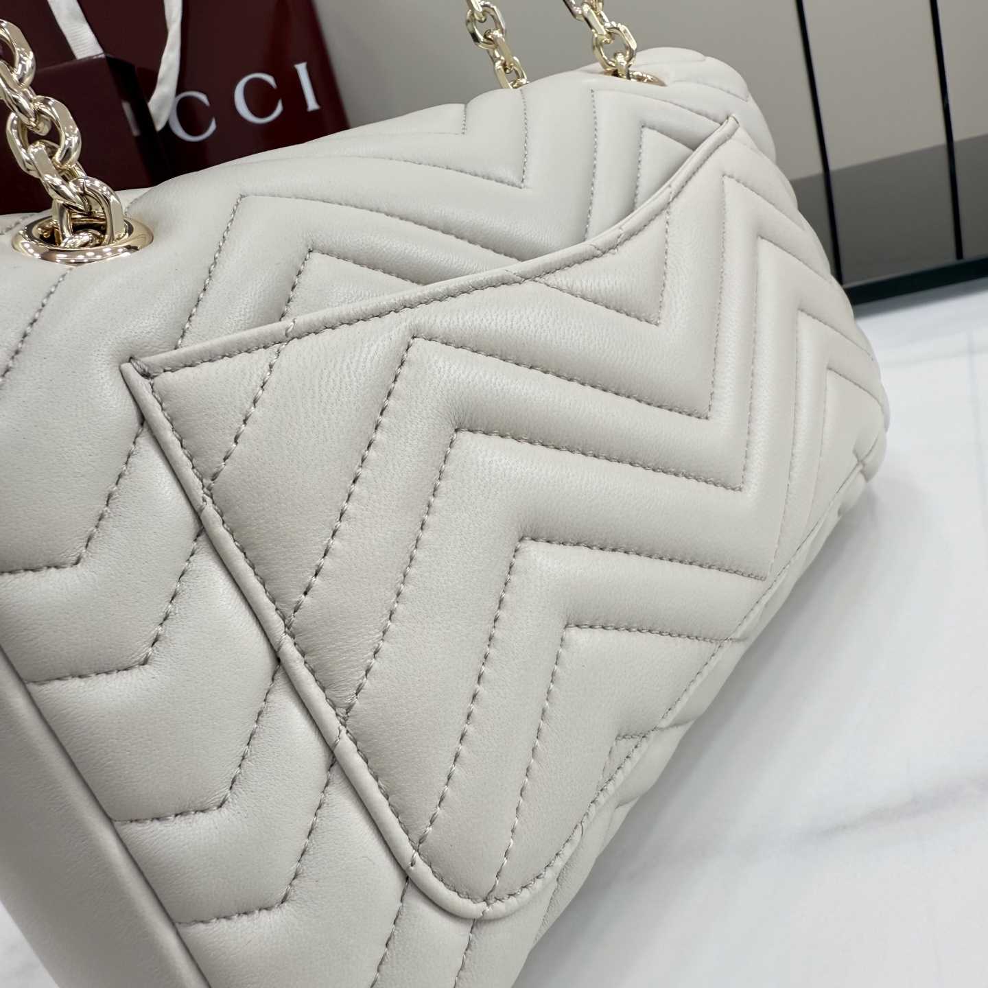 Gucci GG Marmont Medium Shoulder Bag - FashionPlug