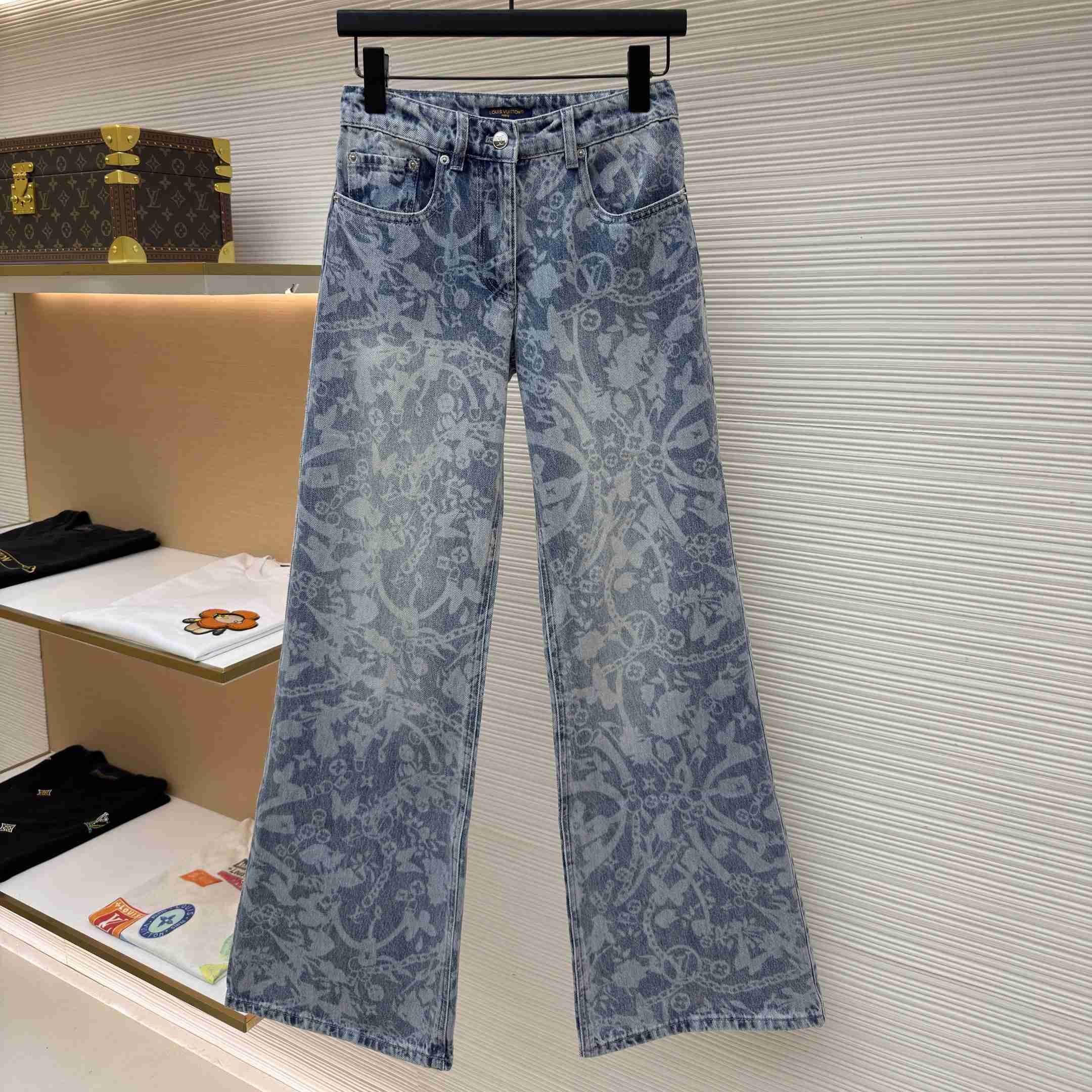 Louis Vuitton LV Bloom Jeans 1AJZ2E - FashionPlug