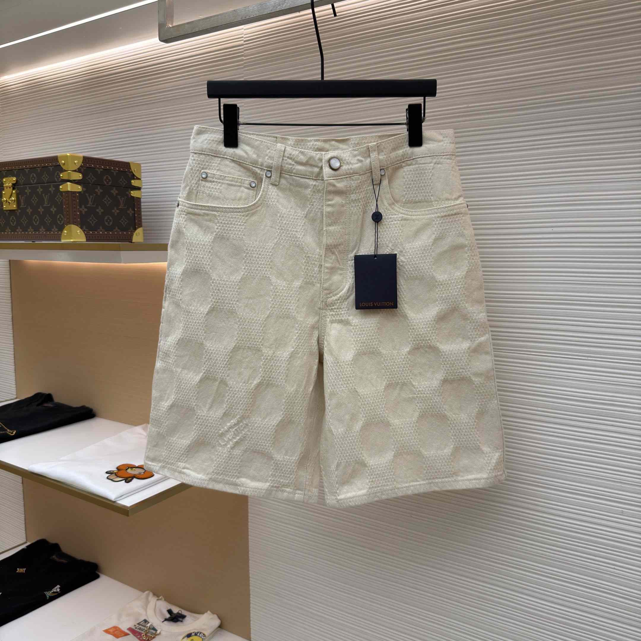 Louis Vuitton Damier 3D Light Denim Shorts 1AK6GU - FashionPlug