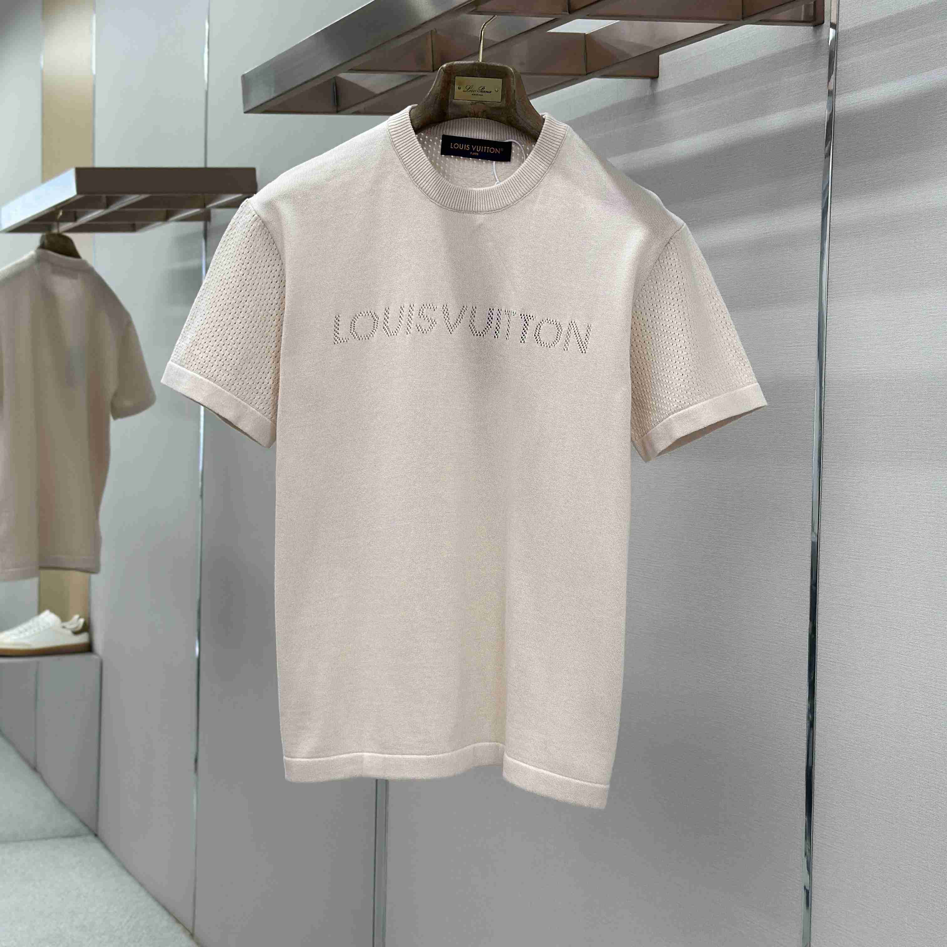 Louis Vuitton Elegant Cotton Cashmere Short-Sleeved Crewneck 1AK6XJ - FashionPlug