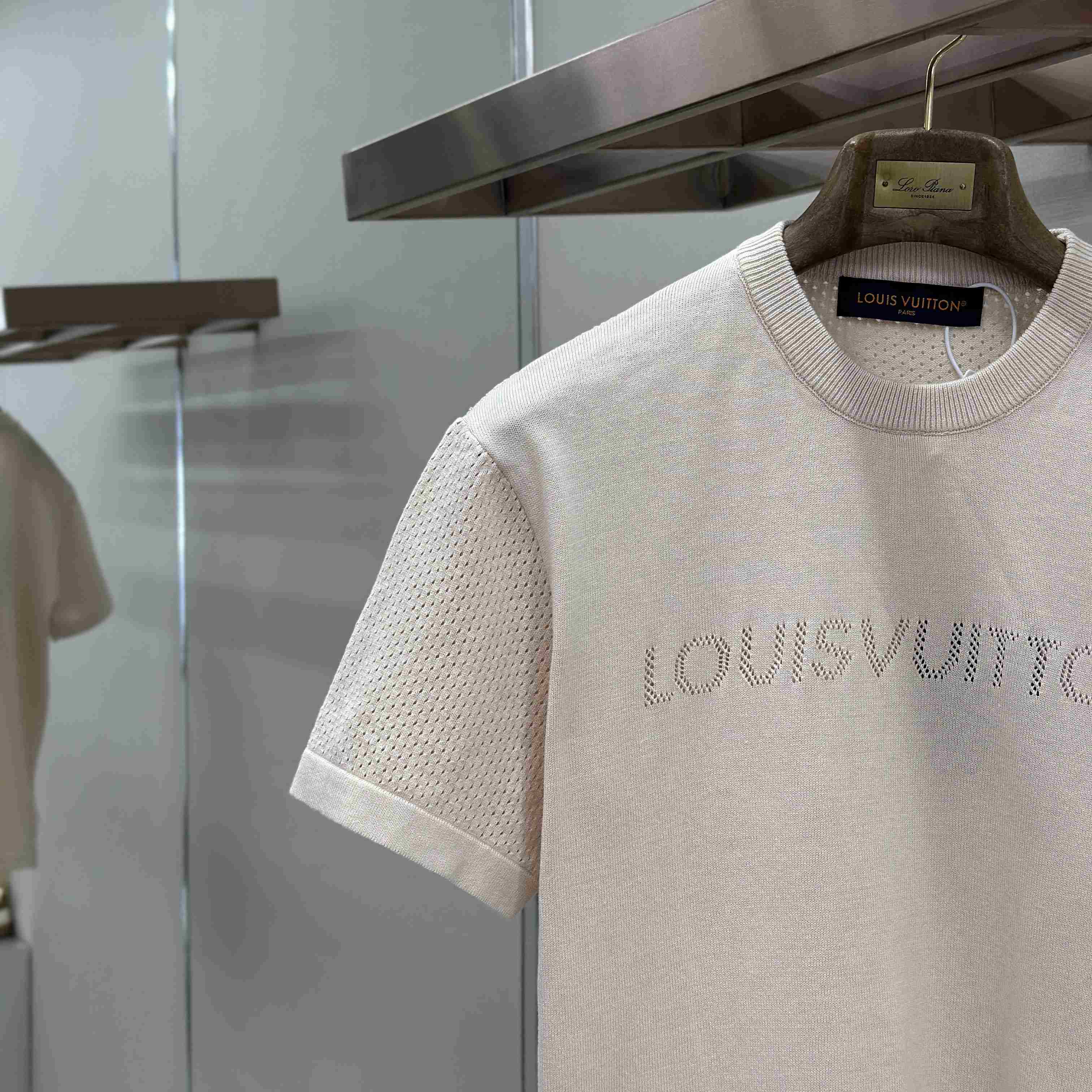 Louis Vuitton Elegant Cotton Cashmere Short-Sleeved Crewneck 1AK6XJ - FashionPlug