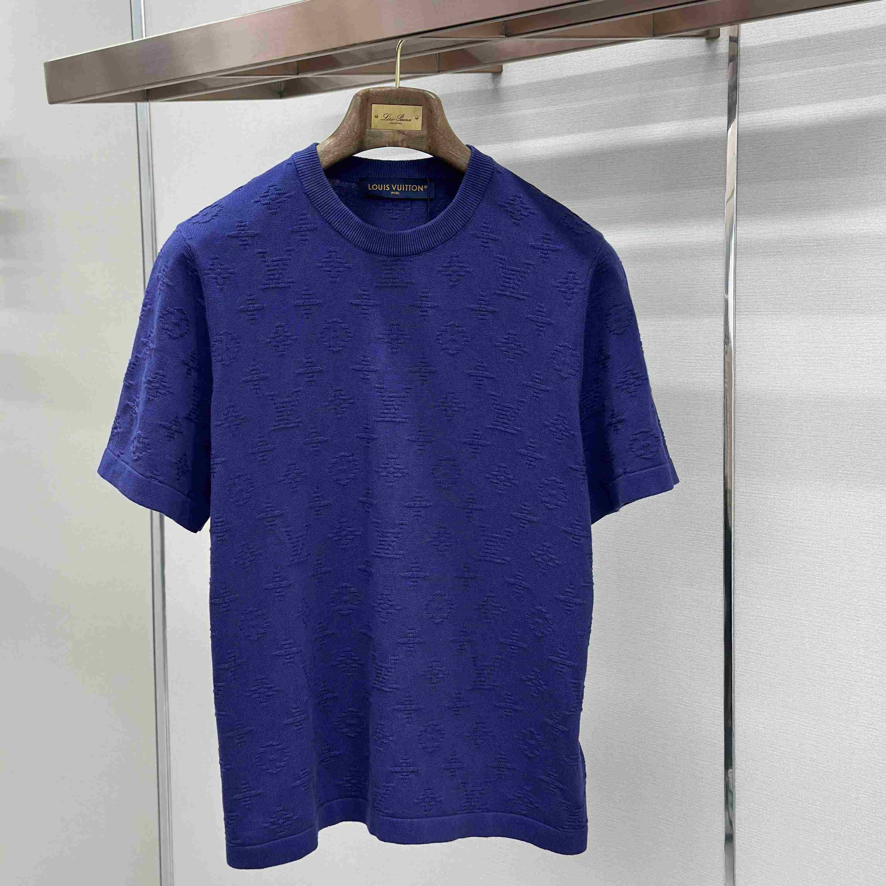 Louis Vuitton Monogram Short-Sleeved Crewneck 1AK71Z - FashionPlug