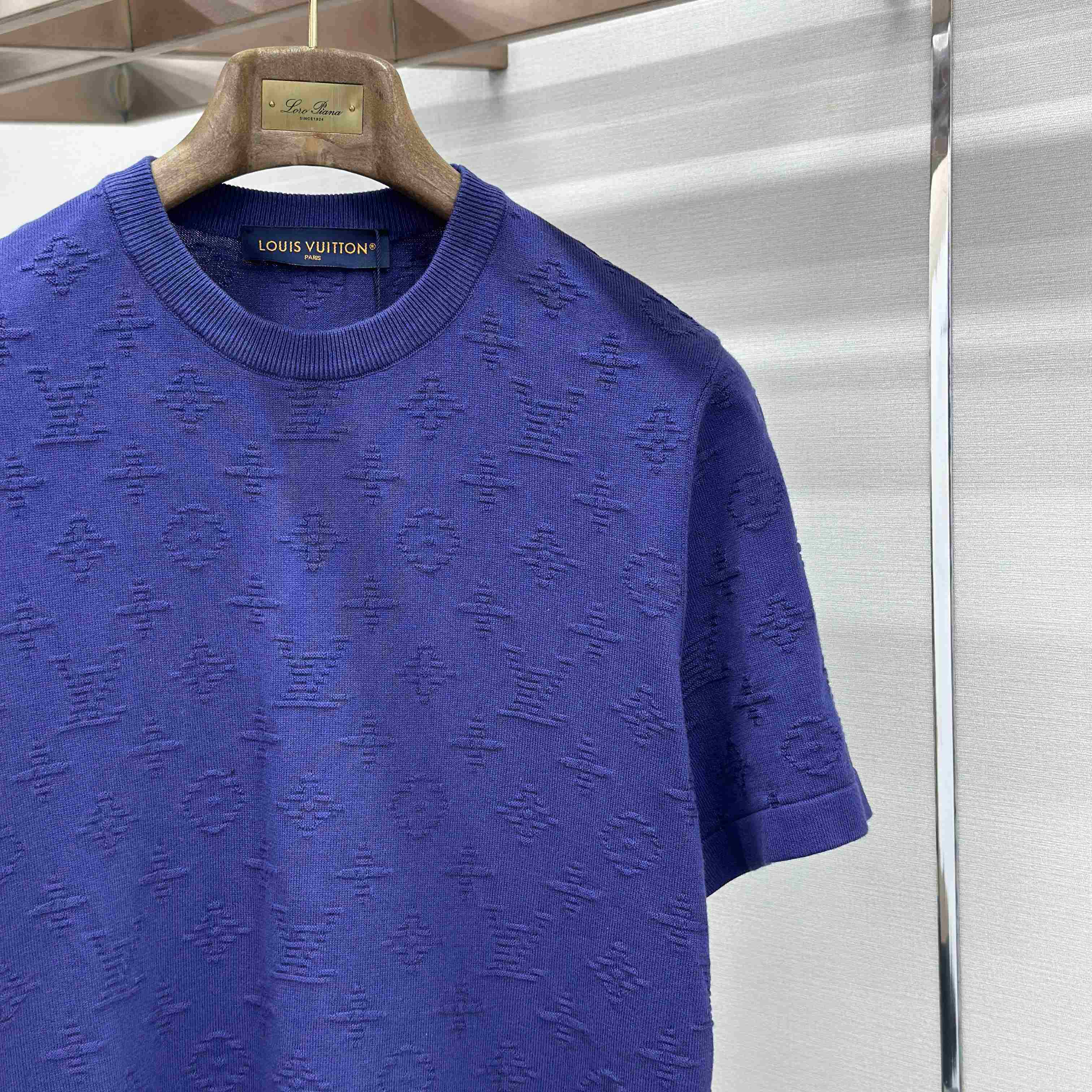 Louis Vuitton Monogram Short-Sleeved Crewneck 1AK71Z - FashionPlug