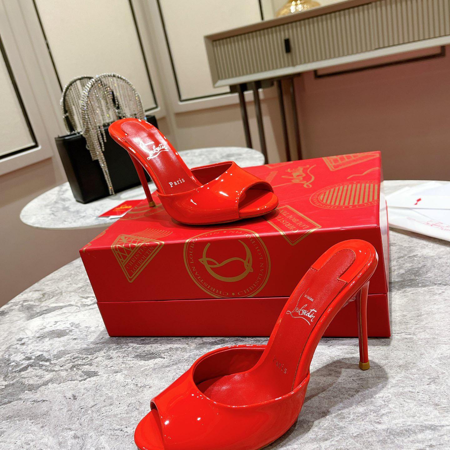 Christian Louboutin Me Dolly 100MM Patent Leather Mules - FashionPlug