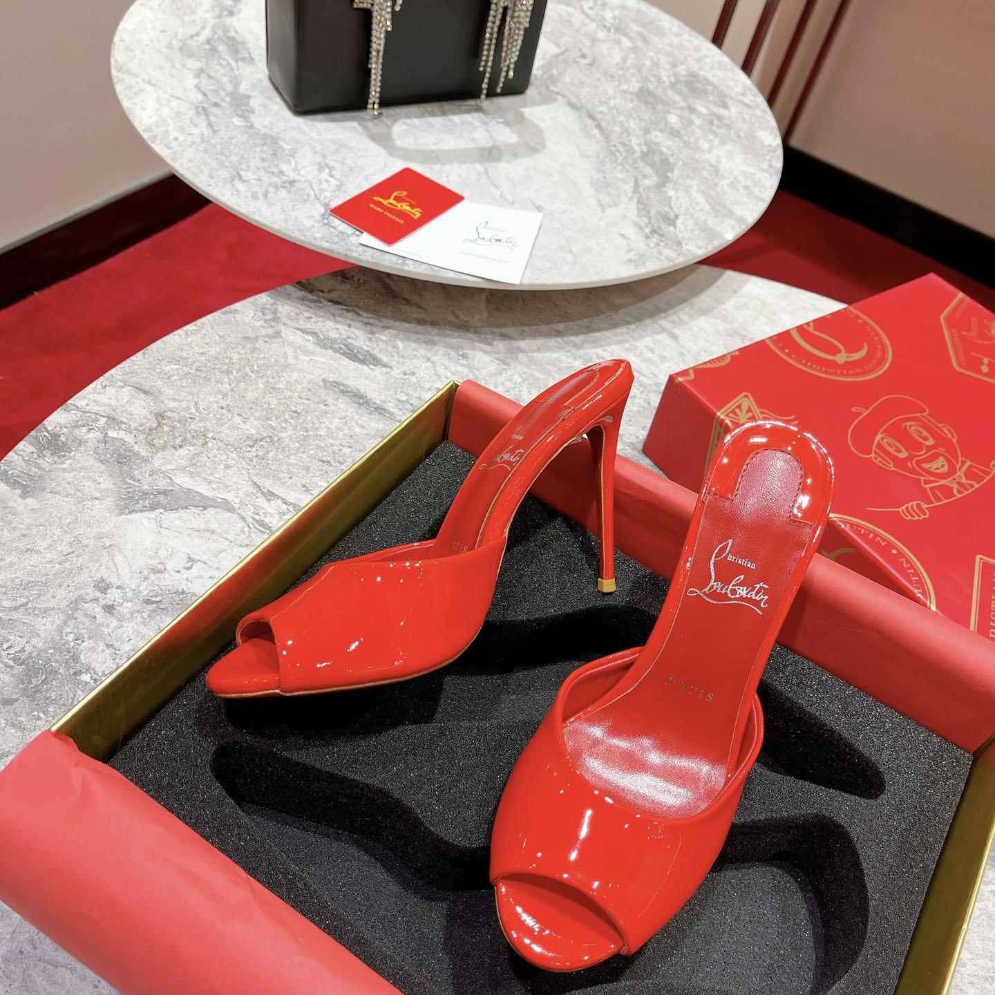 Christian Louboutin Me Dolly 100MM Patent Leather Mules - FashionPlug
