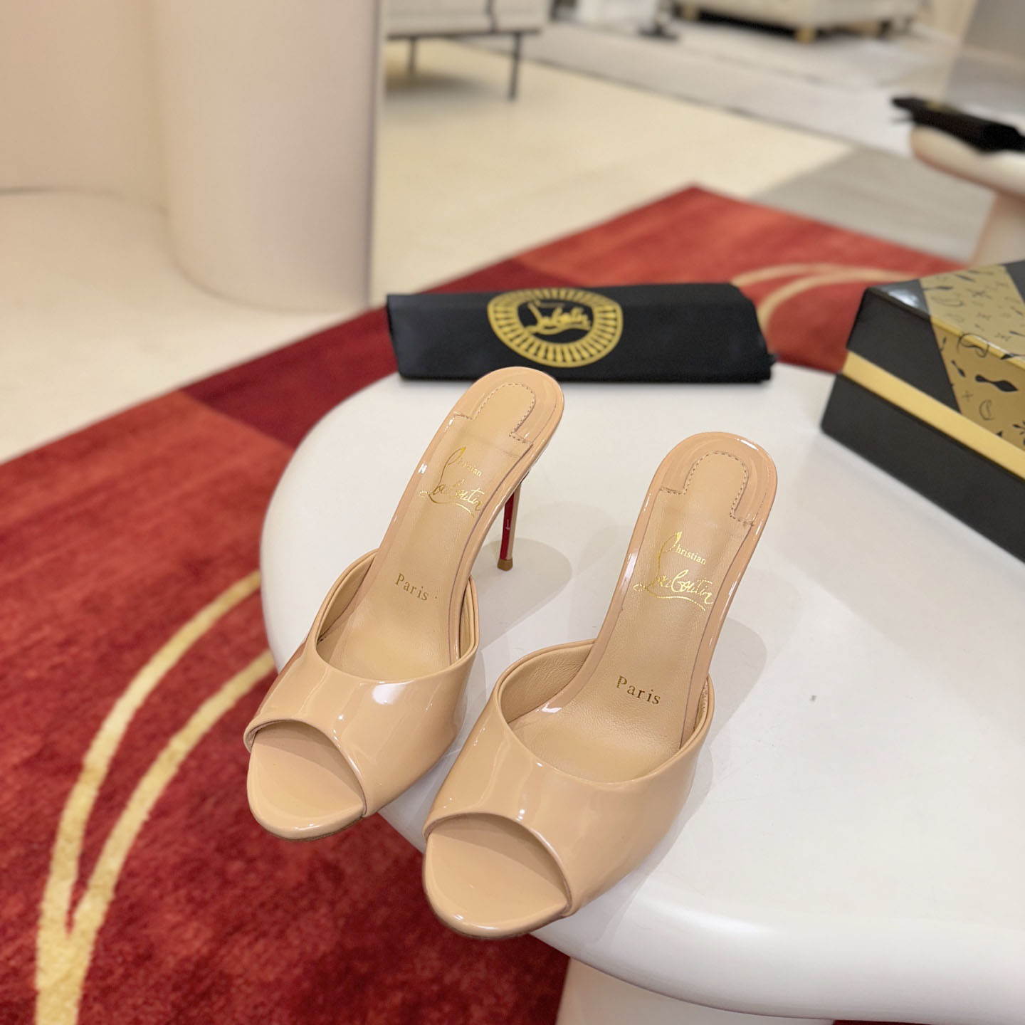 Christian Louboutin Me Dolly 100MM Patent Leather Mules - FashionPlug