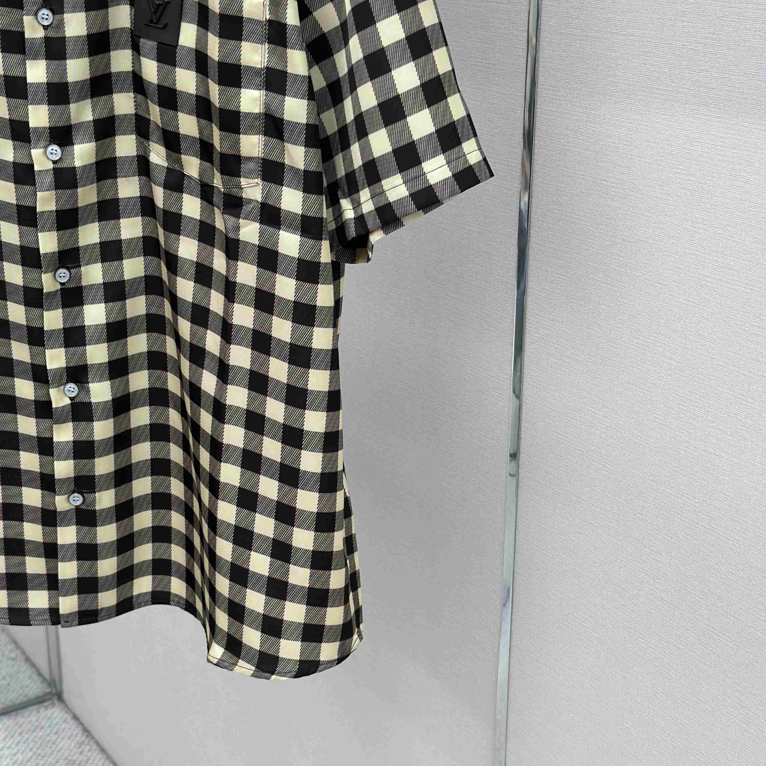 Louis Vuitton Damier Jacquard Short-Sleeved Shirt 1AJRGI - FashionPlug