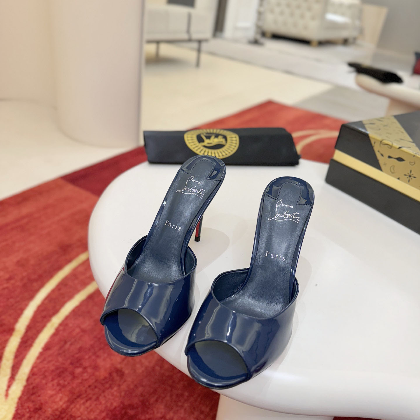 Christian Louboutin Me Dolly 100MM Patent Leather Mules - FashionPlug