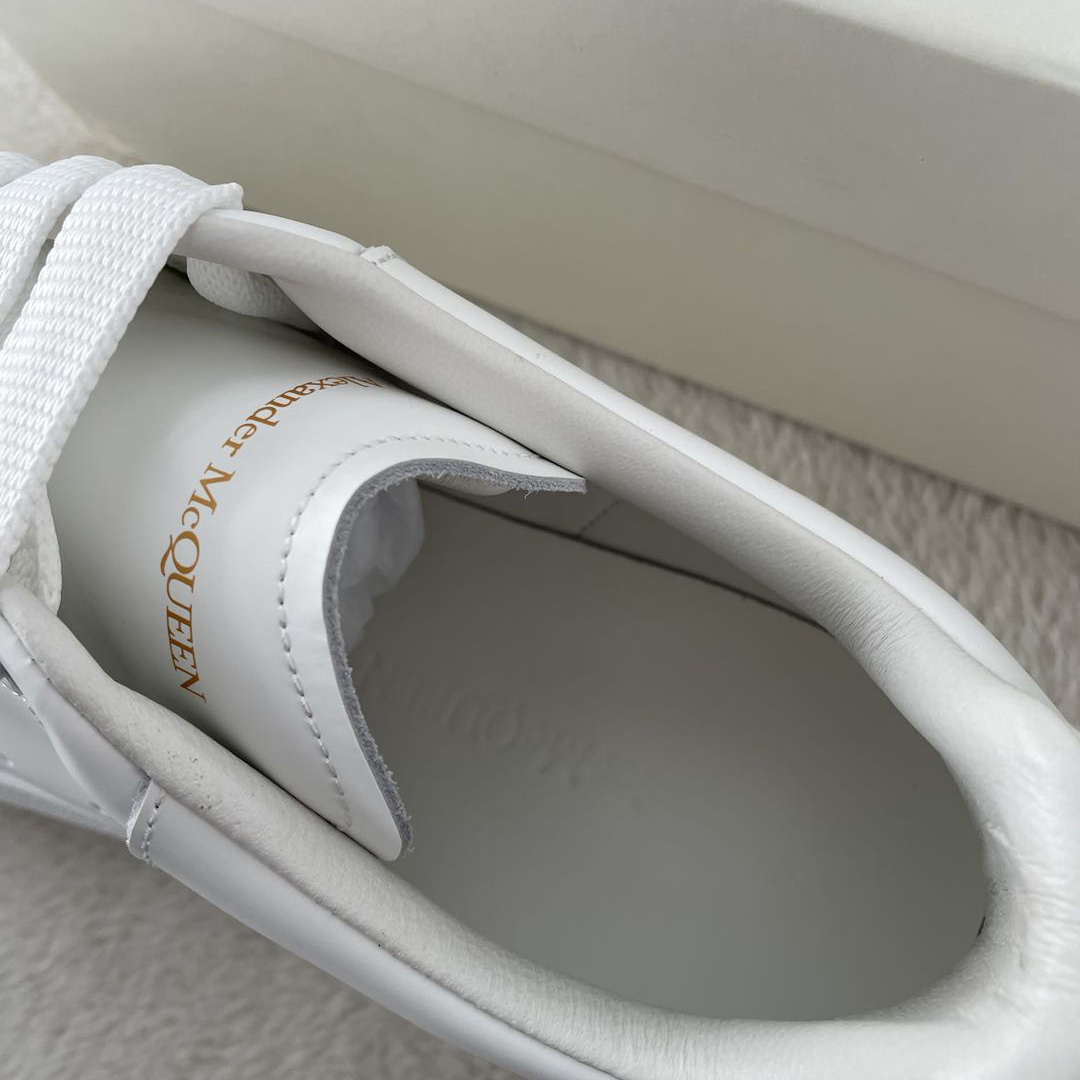 Alexander Mqueen Sneakers In White - FashionPlug