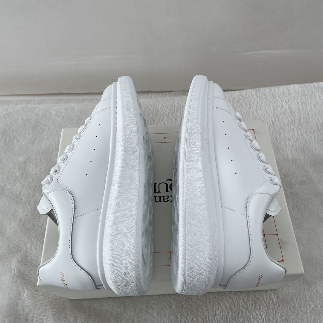 Alexander Mqueen Sneakers In White - FashionPlug