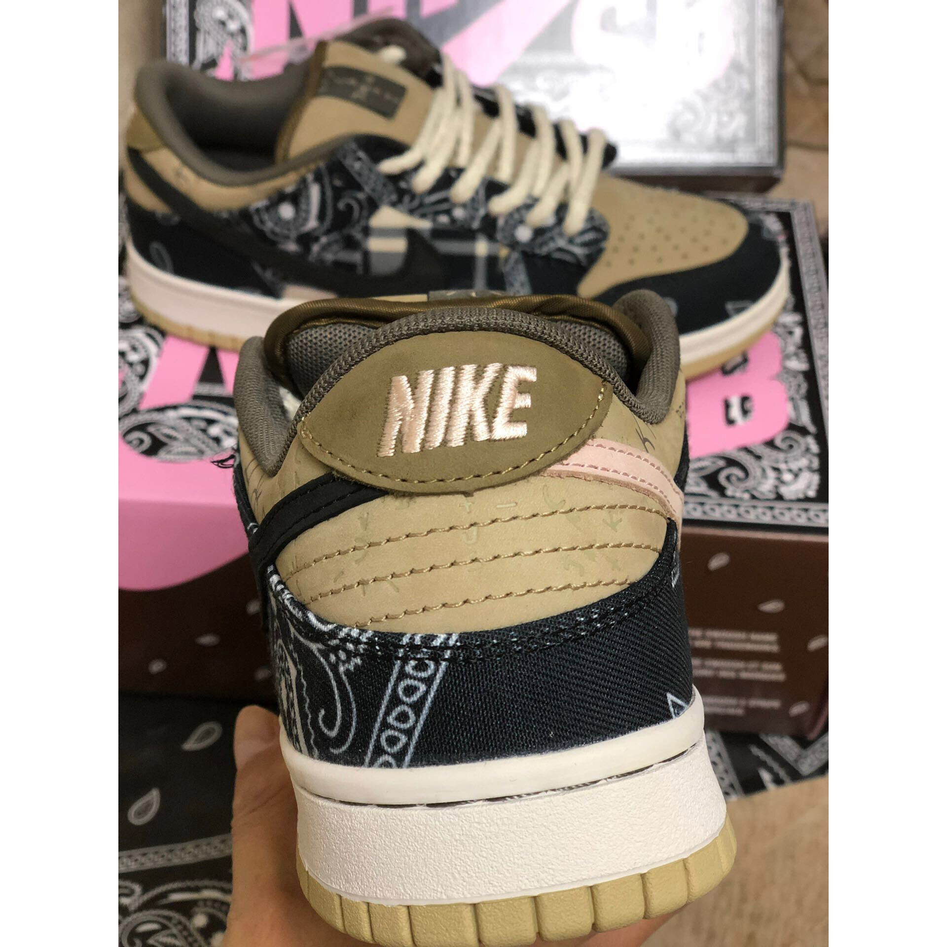 Travis Scott X Nike SB Dunk Low  - FashionPlug