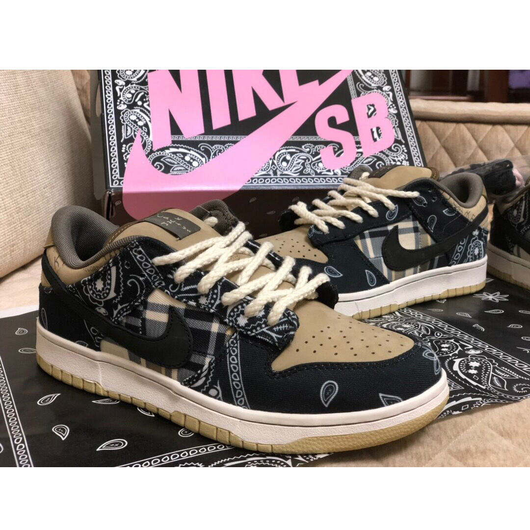 Travis Scott X Nike SB Dunk Low  - FashionPlug