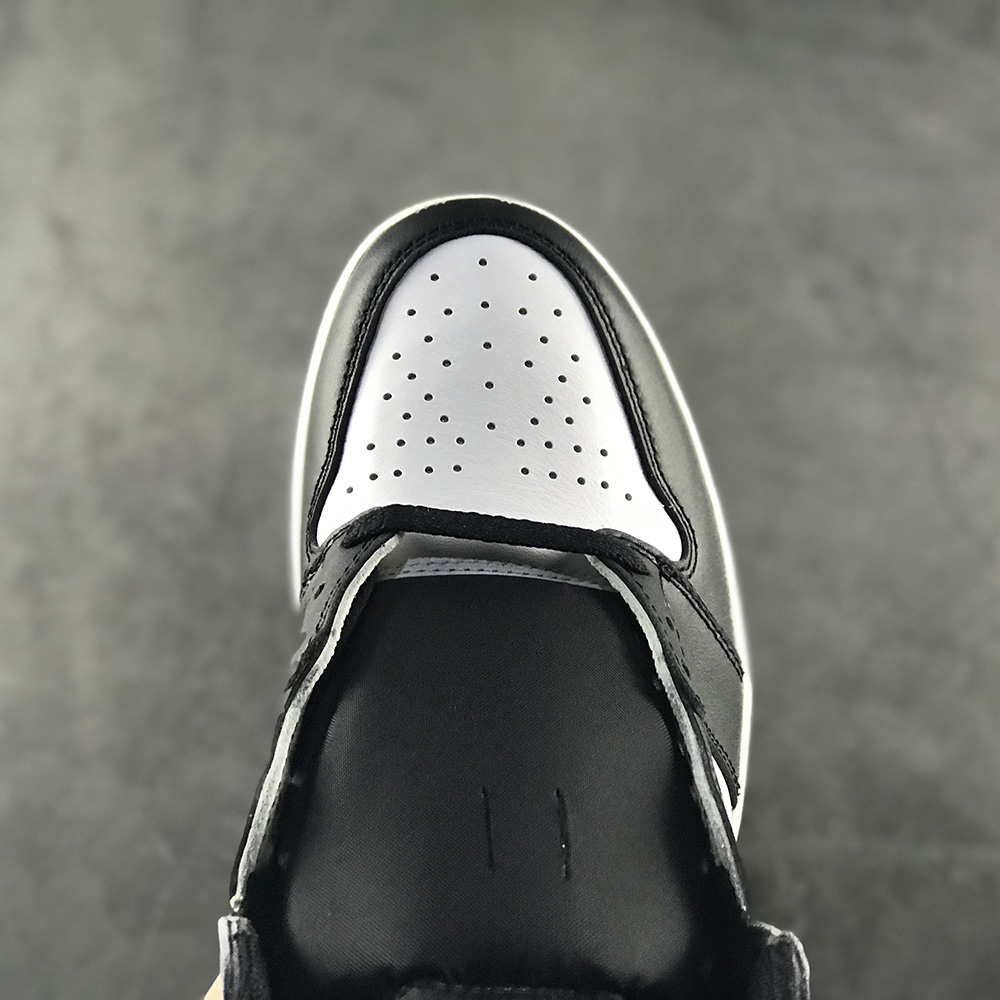 Jordan AJ1 Sneakers - FashionPlug