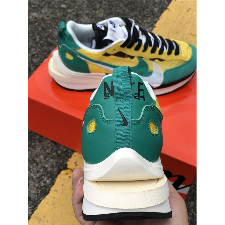 Nike X Sacai Ldv Waffle Sneakers - FashionPlug