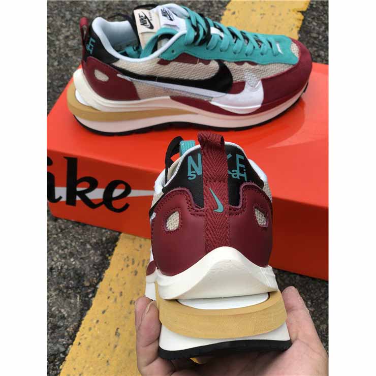 Nike x Sacai Ldv Waffle Sneakers - FashionPlug