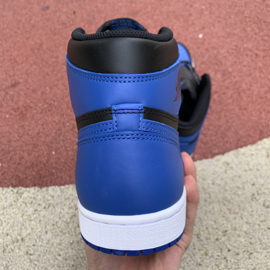 Jordan AJ1 Retro High OG Sneaker - FashionPlug