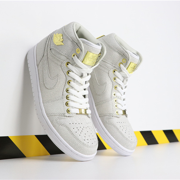 Jordan AJ1 Sneakers - FashionPlug