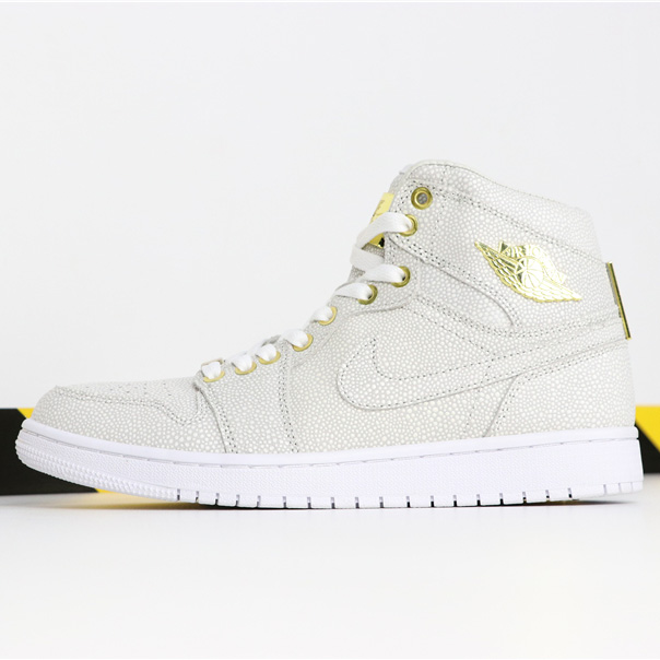 Jordan AJ1 Sneakers - FashionPlug