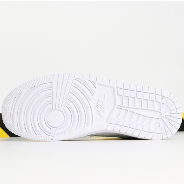 Jordan AJ1 Sneakers - FashionPlug