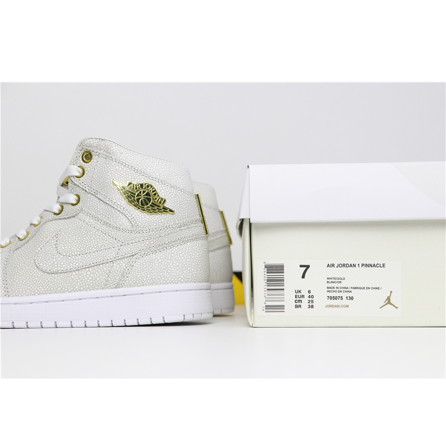 Jordan AJ1 Sneakers - FashionPlug