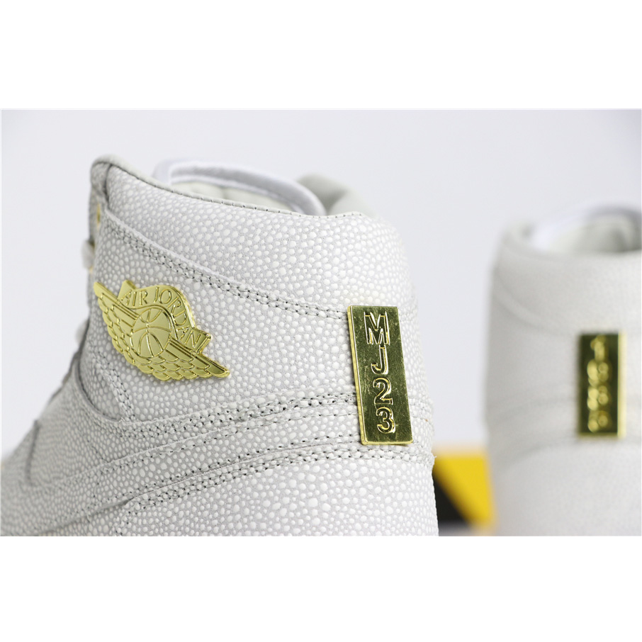 Jordan AJ1 Sneakers - FashionPlug