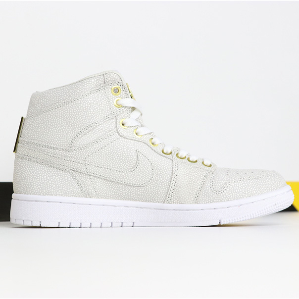 Jordan AJ1 Sneakers - FashionPlug