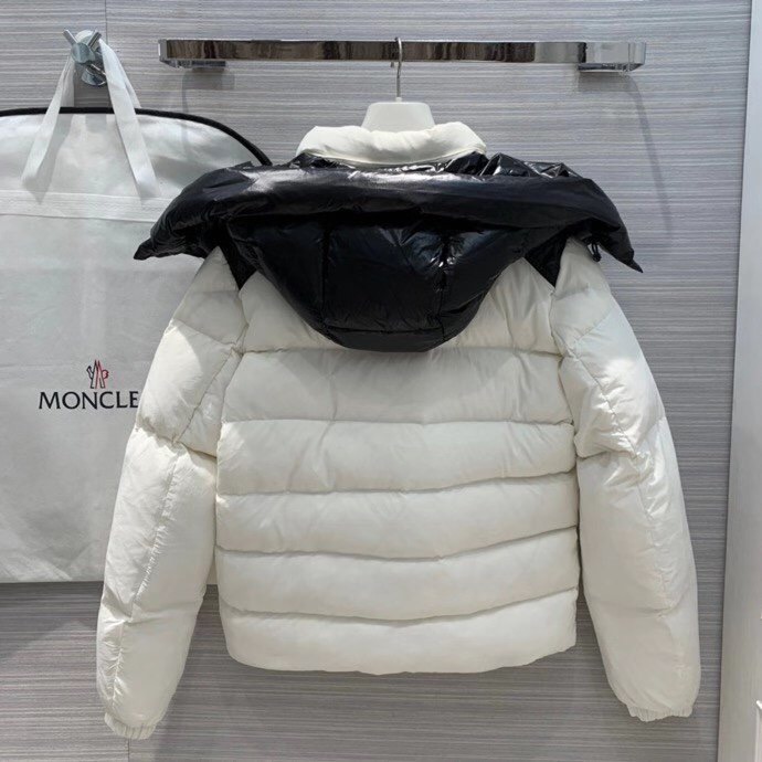 Moncler Aubrac Padded Jacket - FashionPlug