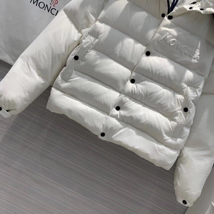 Moncler Aubrac Padded Jacket - FashionPlug