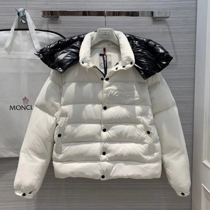 Moncler Aubrac Padded Jacket - FashionPlug